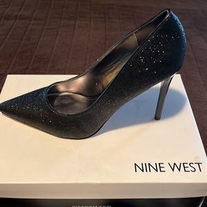 Fresh Pointy Toe Pumps- Black Glitter